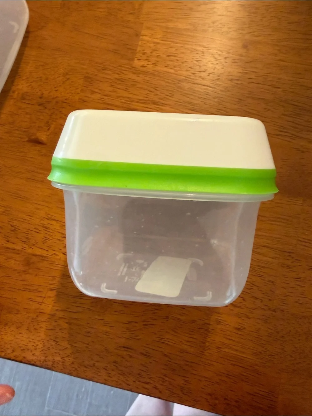 Rubbermaid FreshWorks Produce Saver Food Storage Container, Small & Medium